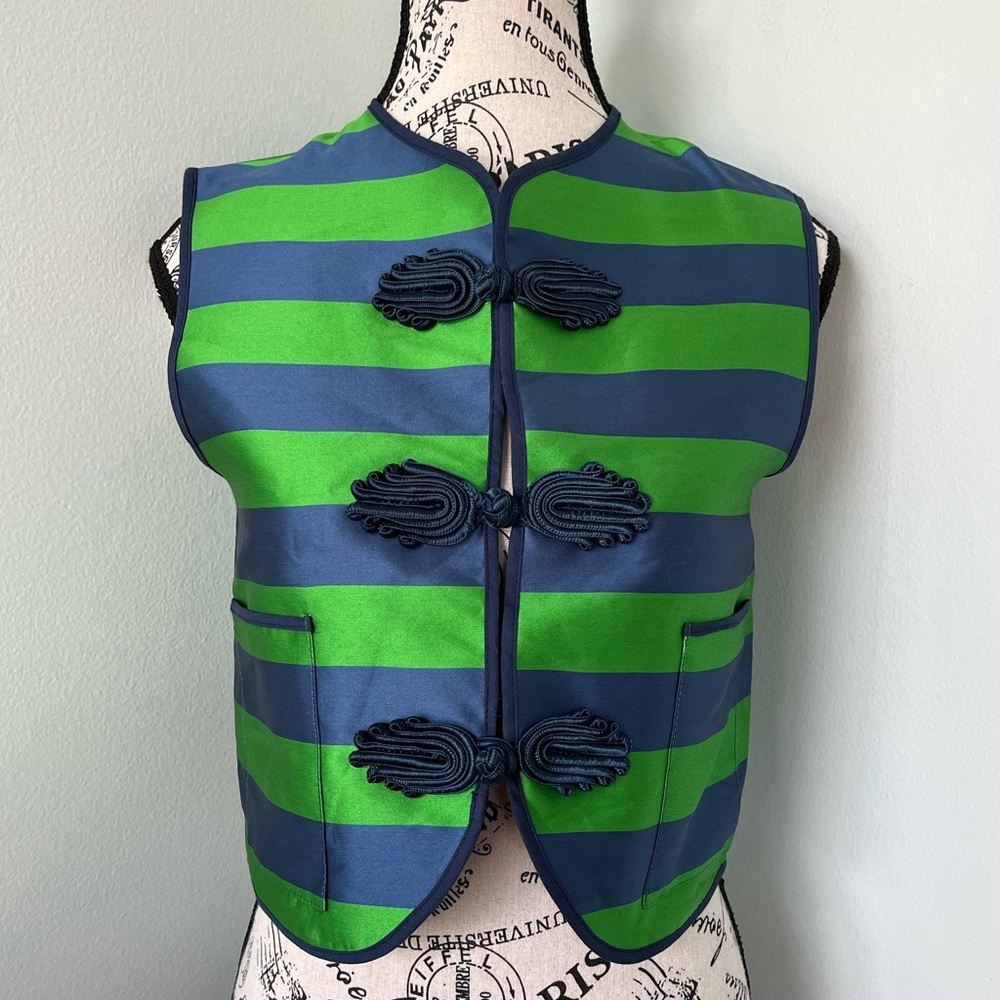 Vienna Vest in magnificent Emerald and Navy with Frogged closures. - Picture 7 of 10